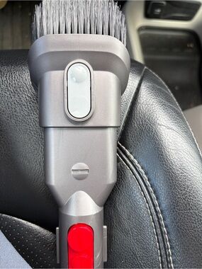 2 in 1 Dyson vacuum attachment